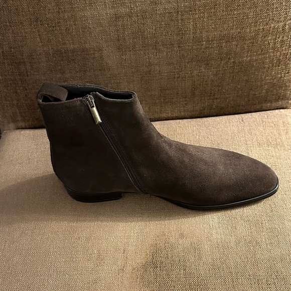 BRUNO MAGLI brown suede boots size 10M. Never Worn. - Picture 4 of 7